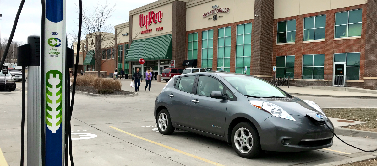 Charging Station Host Profile: Hy-Vee