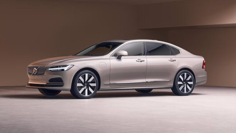 2025 Volvo S90 Plug-in Hybrid